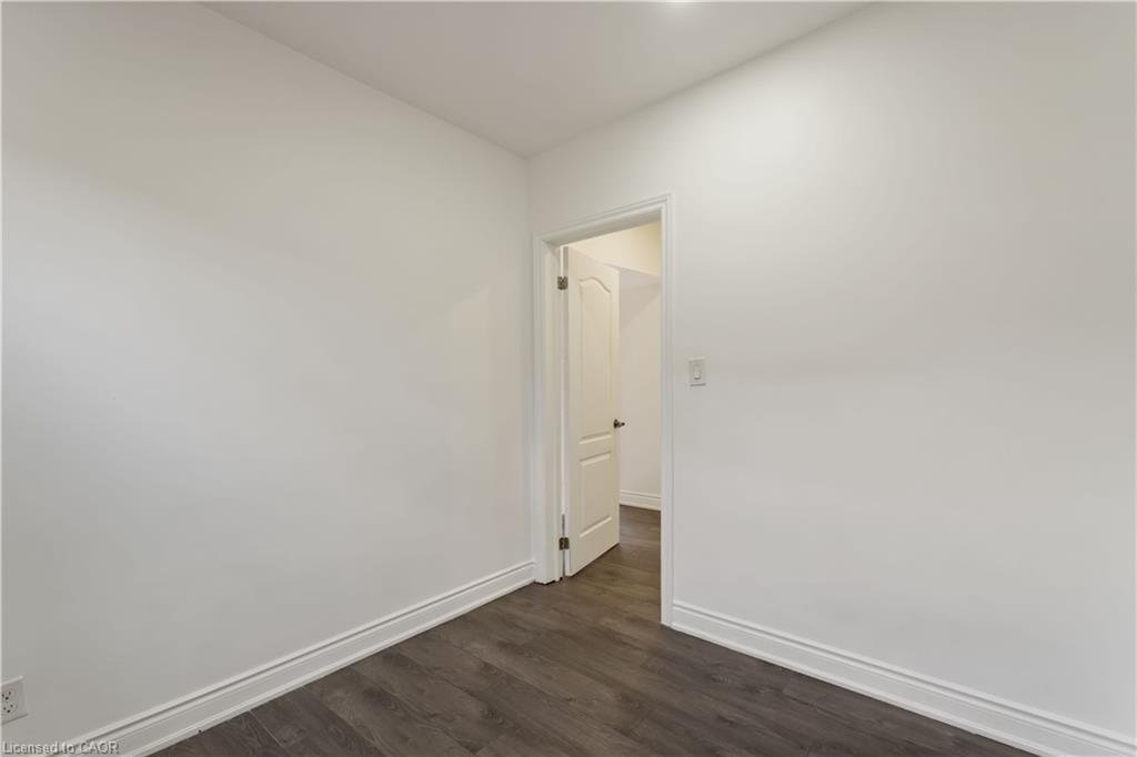 2-934 Barton Street E, Hamilton, ON - Indoor Photo Showing Other Room