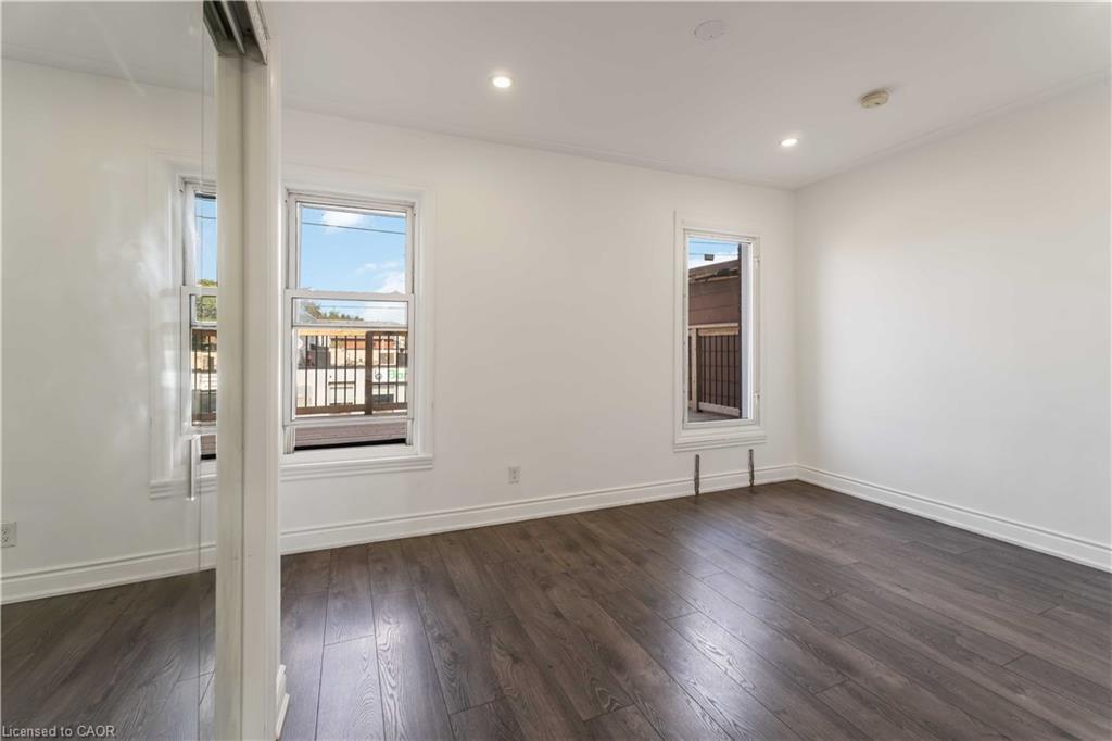 2-934 Barton Street E, Hamilton, ON - Indoor Photo Showing Other Room