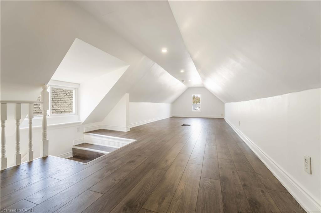 2-934 Barton Street E, Hamilton, ON - Indoor Photo Showing Other Room