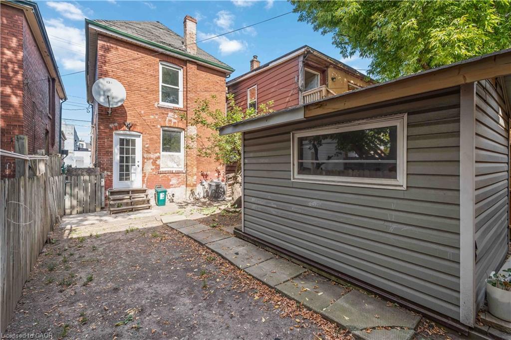 2-934 Barton Street E, Hamilton, ON - Outdoor
