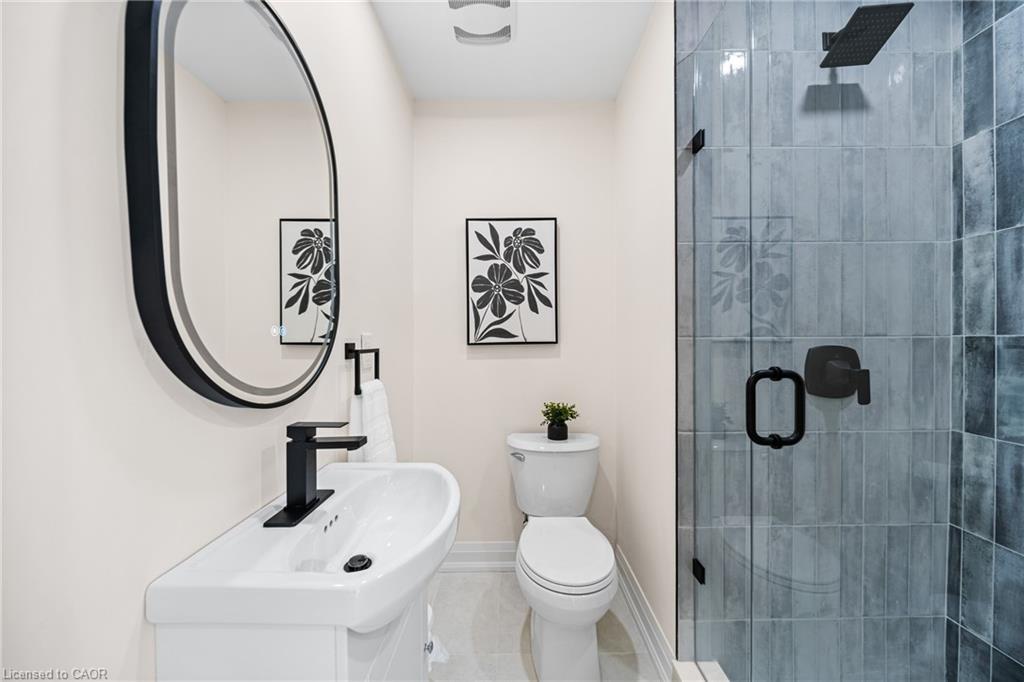 133 Inglewood Drive, Oakville, ON - Indoor Photo Showing Bathroom