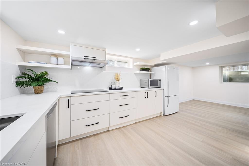 133 Inglewood Drive, Oakville, ON - Indoor