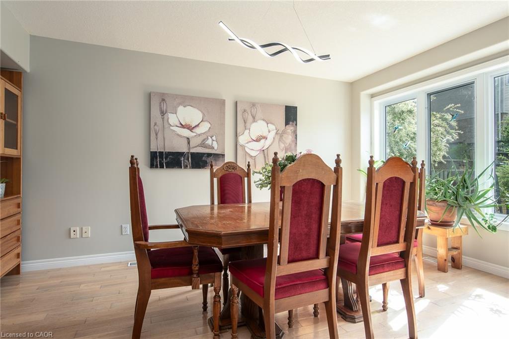 11 Apple Ridge Drive, Kitchener, ON - Indoor Photo Showing Dining Room