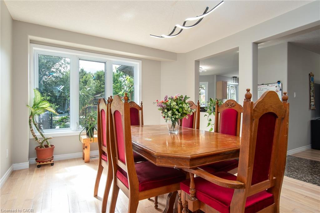 11 Apple Ridge Drive, Kitchener, ON - Indoor Photo Showing Dining Room
