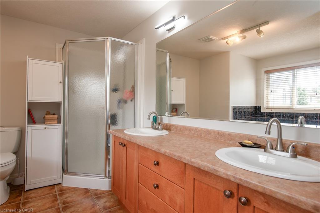 11 Apple Ridge Drive, Kitchener, ON - Indoor Photo Showing Bathroom