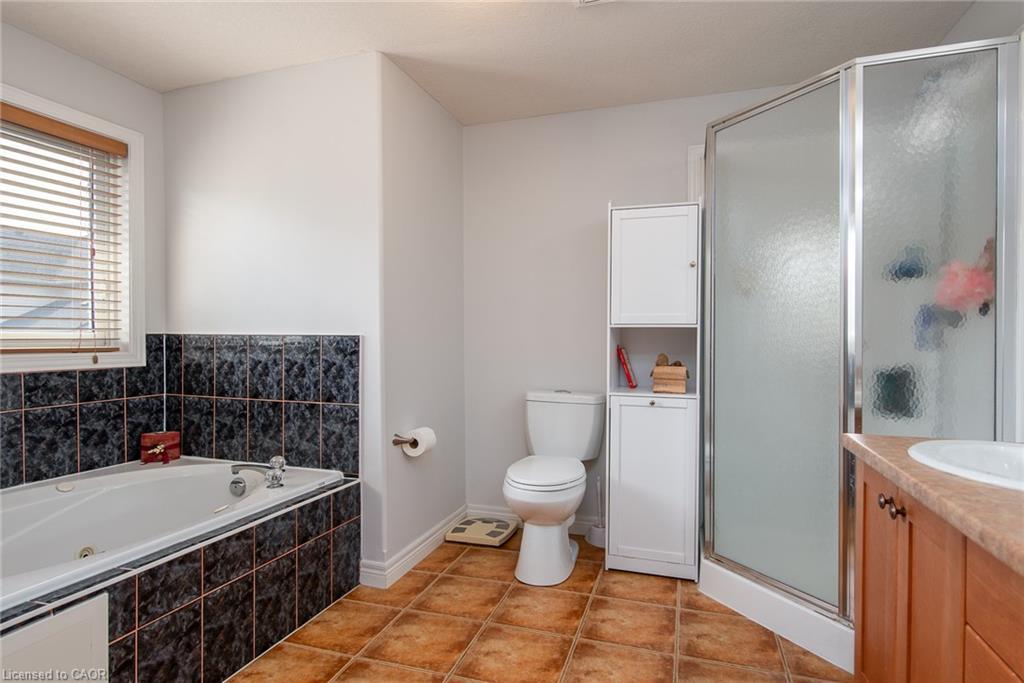 11 Apple Ridge Drive, Kitchener, ON - Indoor Photo Showing Bathroom