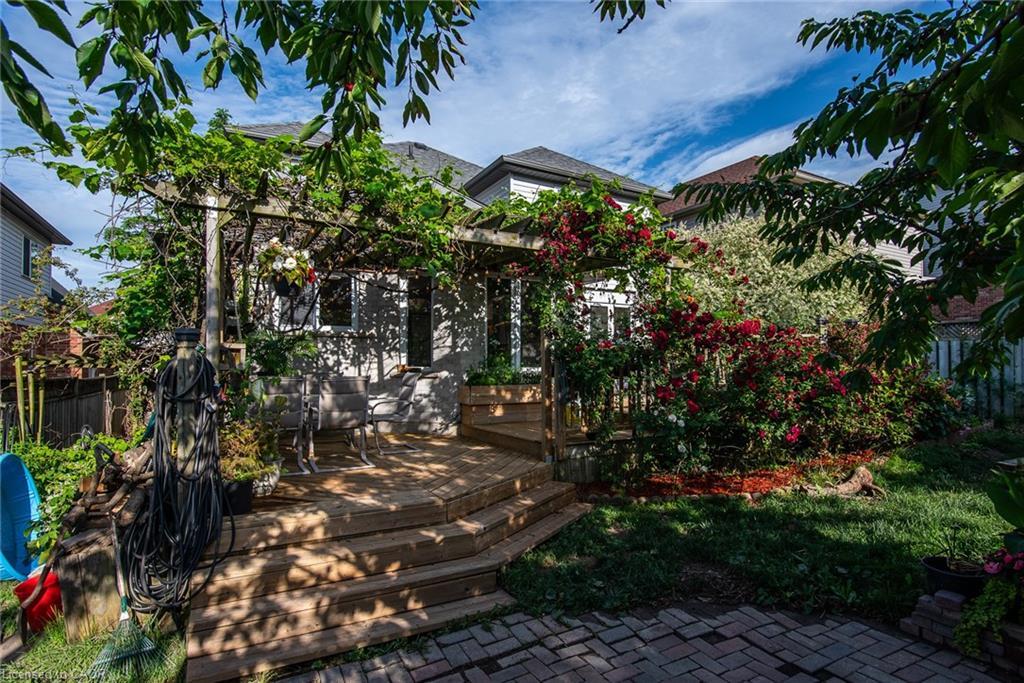 11 Apple Ridge Drive, Kitchener, ON - Outdoor