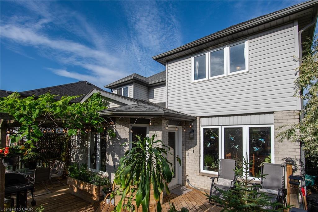 11 Apple Ridge Drive, Kitchener, ON - Outdoor With Deck Patio Veranda