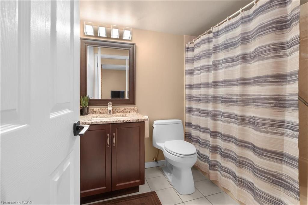 44 Tami Court, Kitchener, ON - Indoor Photo Showing Bathroom