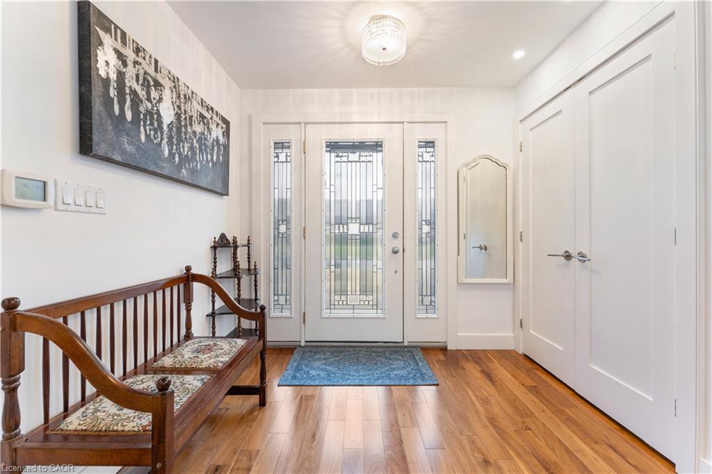 519 Regina Drive, Burlington, ON - Indoor Photo Showing Other Room