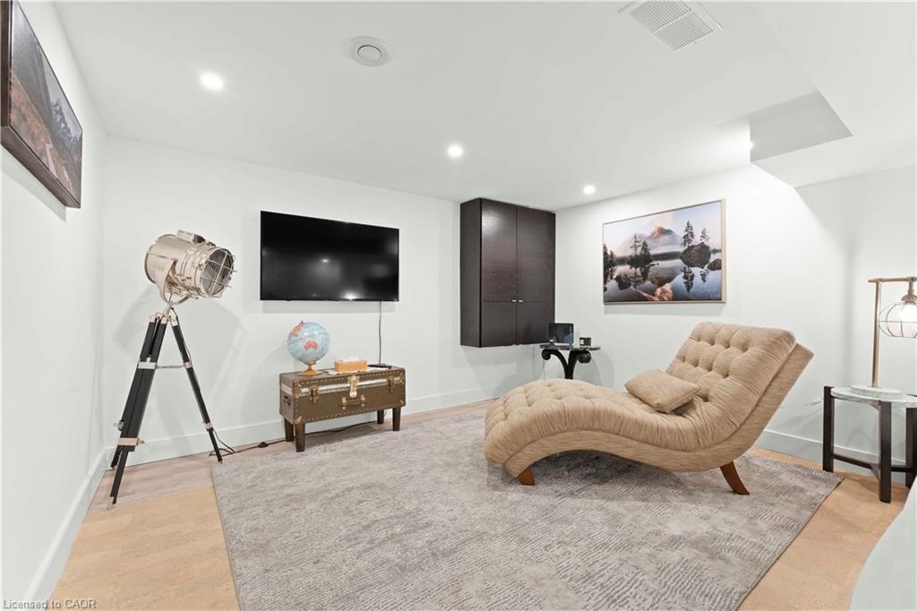 519 Regina Drive, Burlington, ON - Indoor