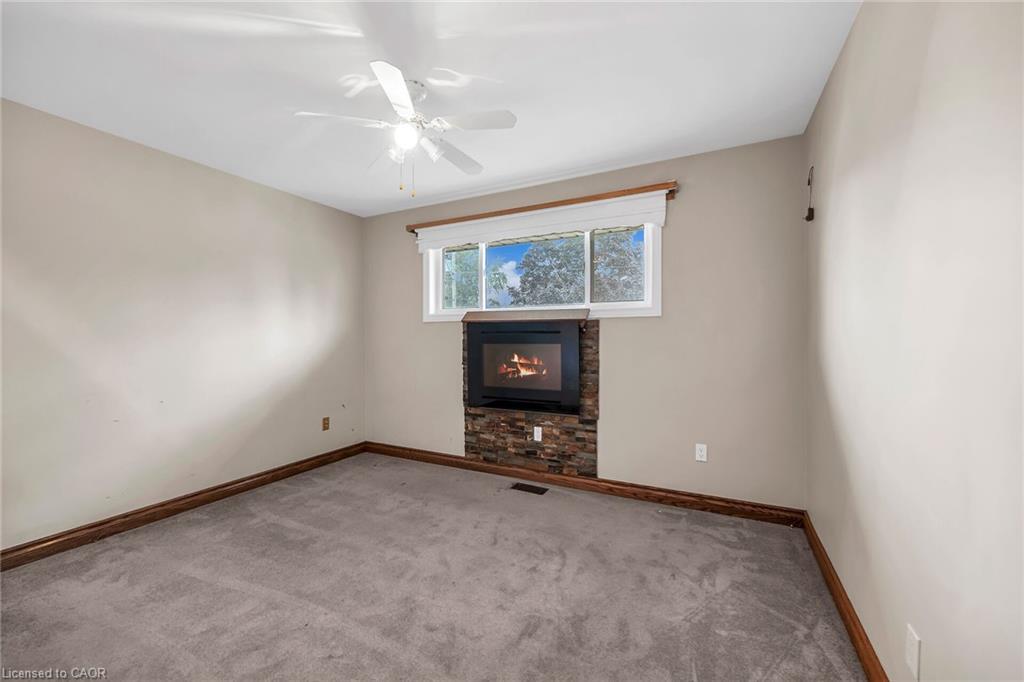 85 East 45Th Street, Hamilton, ON - Indoor With Fireplace