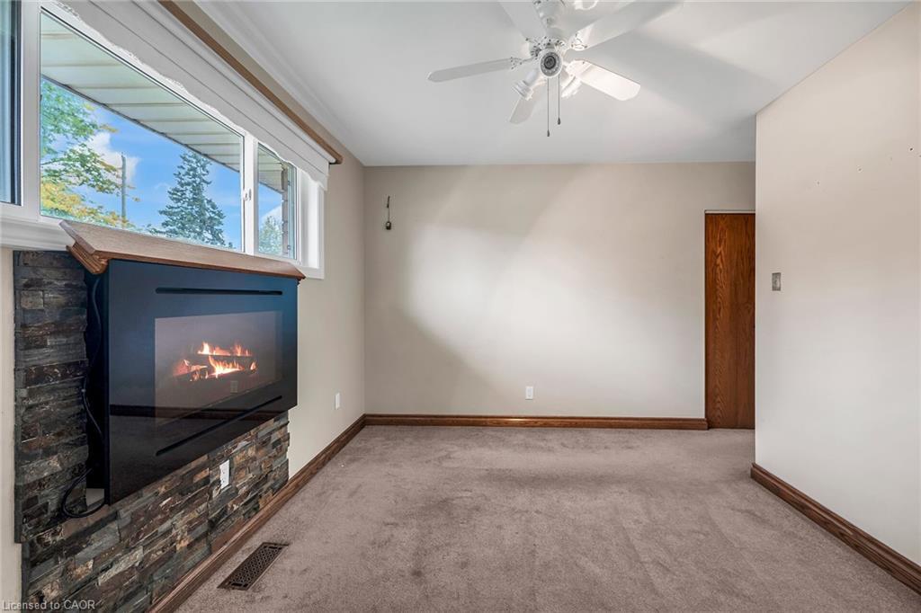 85 East 45Th Street, Hamilton, ON - Indoor With Fireplace