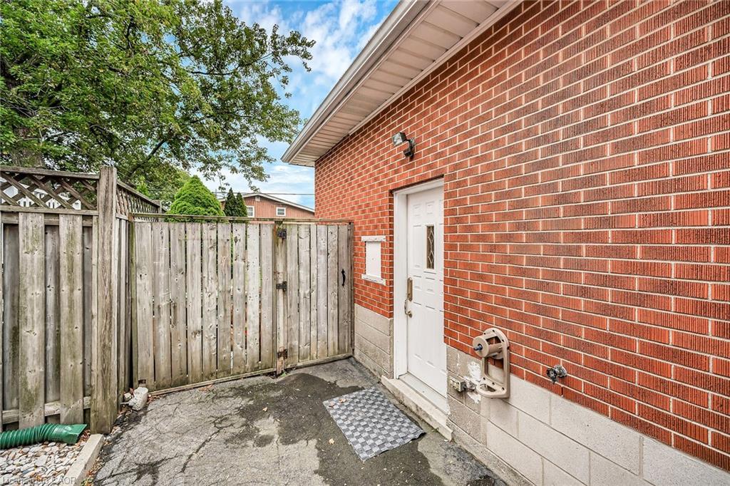 85 East 45Th Street, Hamilton, ON - Outdoor With Exterior