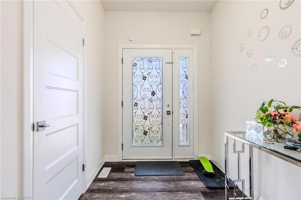 78 Jayla Lane, Smithville, ON - Indoor Photo Showing Other Room