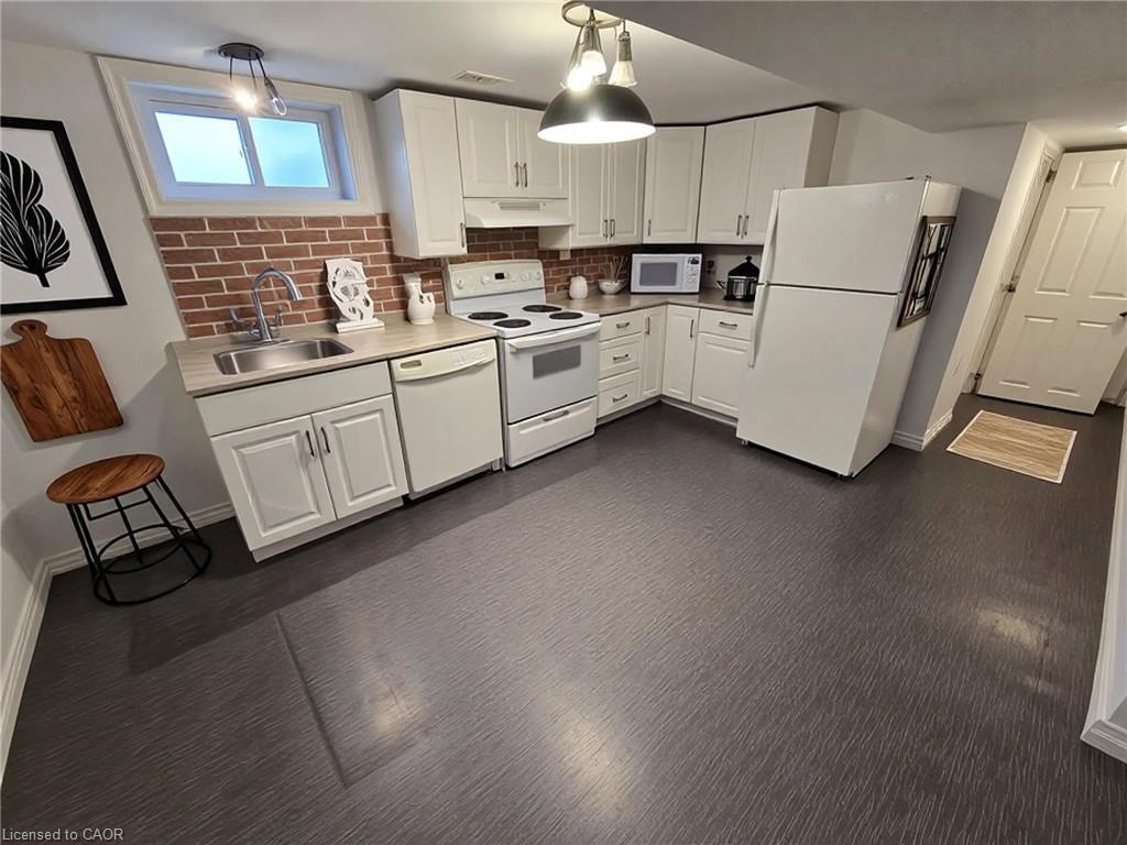 77 Blackfriars Street, London, ON - Indoor Photo Showing Kitchen