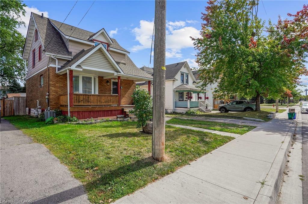 4586 Fifth Avenue, Niagara Falls, ON - Outdoor With Facade