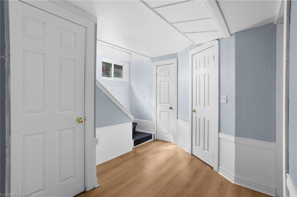 4586 Fifth Avenue, Niagara Falls, ON - Indoor Photo Showing Other Room