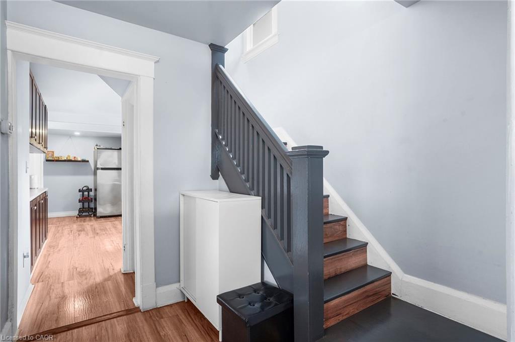 4586 Fifth Avenue, Niagara Falls, ON - Indoor Photo Showing Other Room