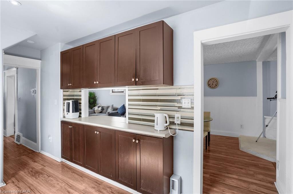 4586 Fifth Avenue, Niagara Falls, ON - Indoor Photo Showing Kitchen