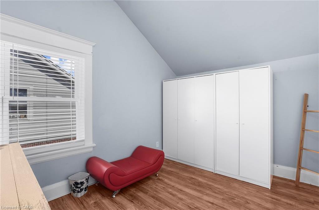 4586 Fifth Avenue, Niagara Falls, ON - Indoor