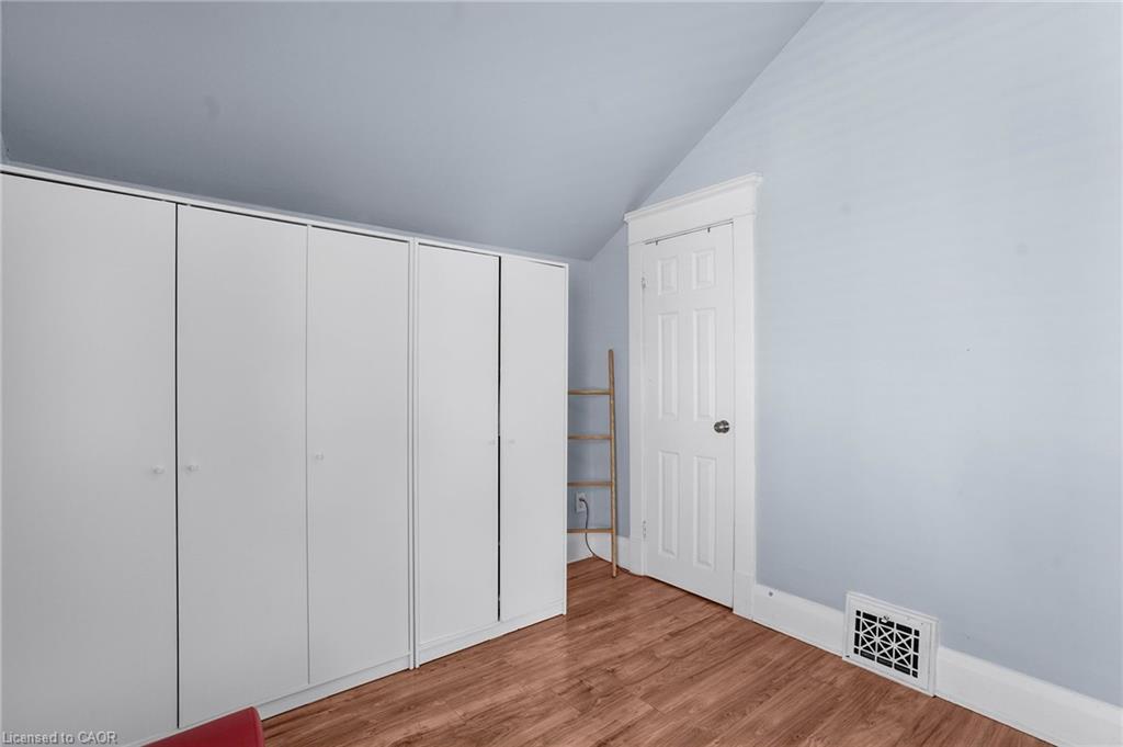 4586 Fifth Avenue, Niagara Falls, ON - Indoor Photo Showing Other Room