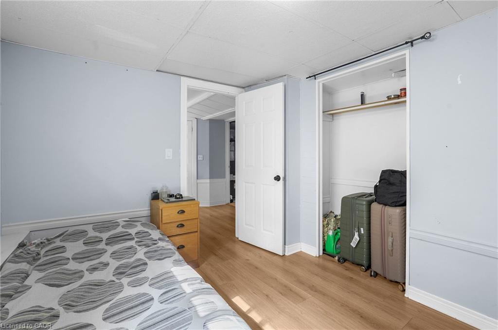 4586 Fifth Avenue, Niagara Falls, ON - Indoor Photo Showing Bedroom