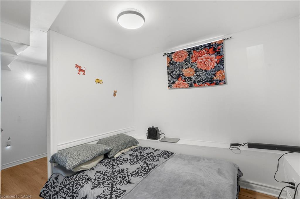 4586 Fifth Avenue, Niagara Falls, ON - Indoor