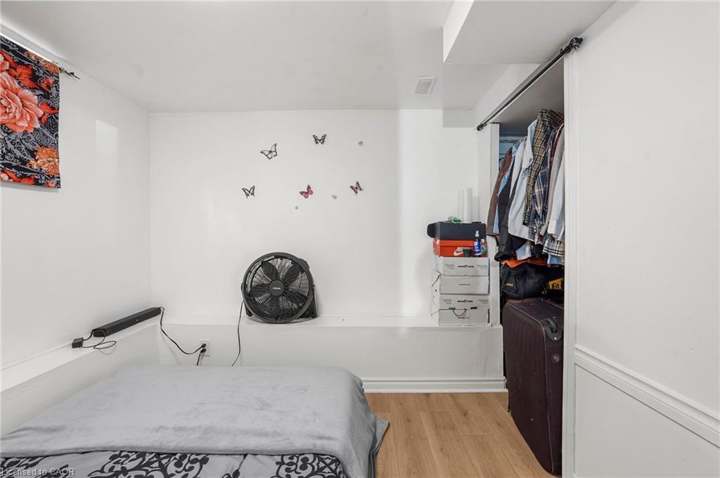 4586 Fifth Avenue, Niagara Falls, ON - Indoor