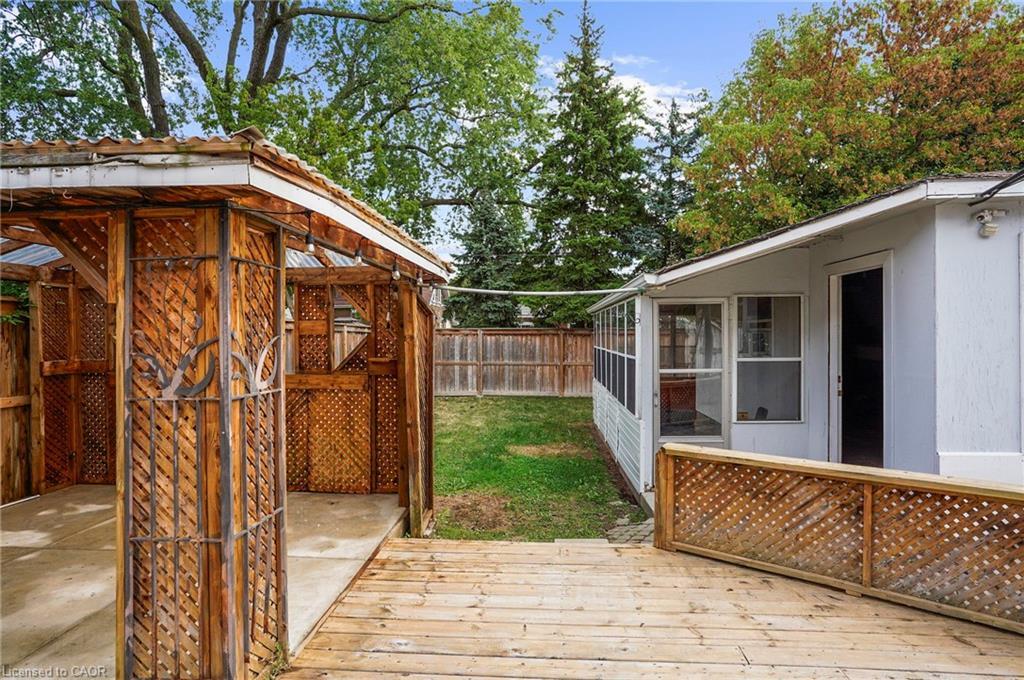 4586 Fifth Avenue, Niagara Falls, ON - Outdoor With Exterior