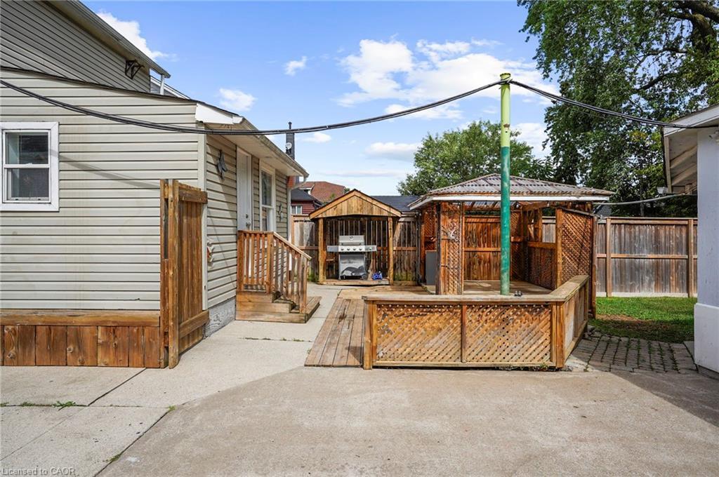 4586 Fifth Avenue, Niagara Falls, ON - Outdoor With Exterior