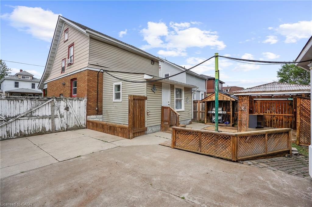 4586 Fifth Avenue, Niagara Falls, ON - Outdoor With Exterior