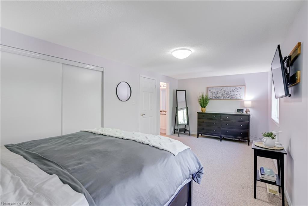 2071 Osbond Road, Innisfil, ON - Indoor Photo Showing Bedroom