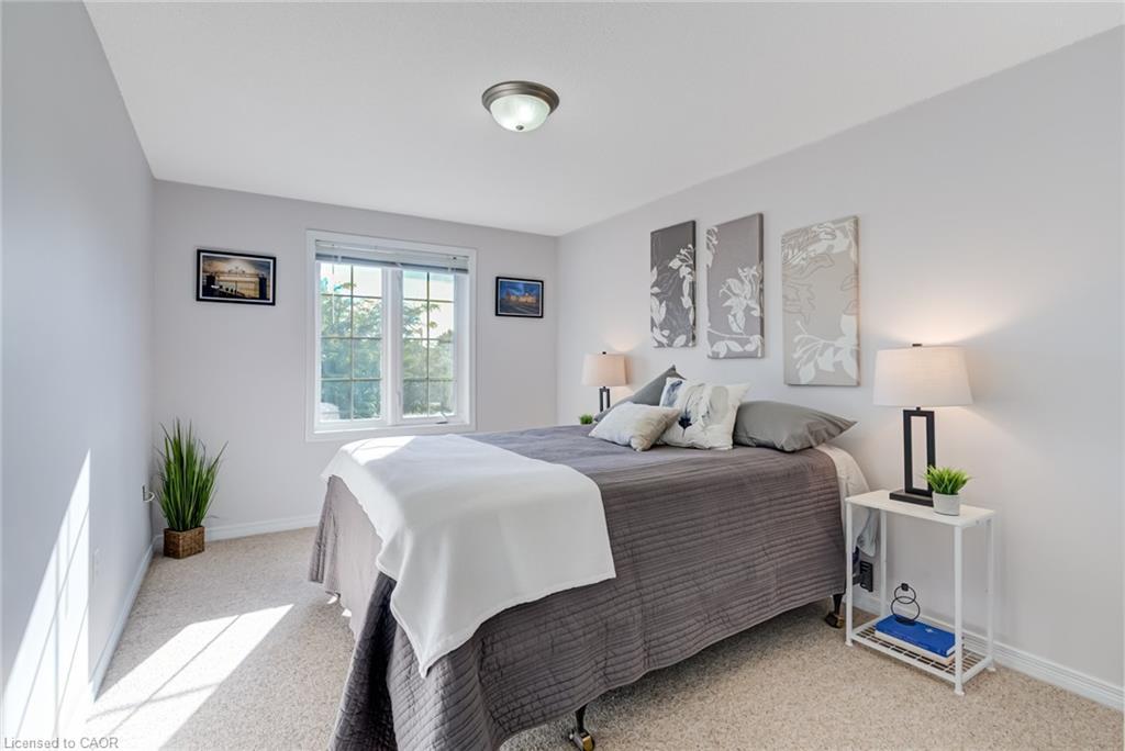 2071 Osbond Road, Innisfil, ON - Indoor Photo Showing Bedroom