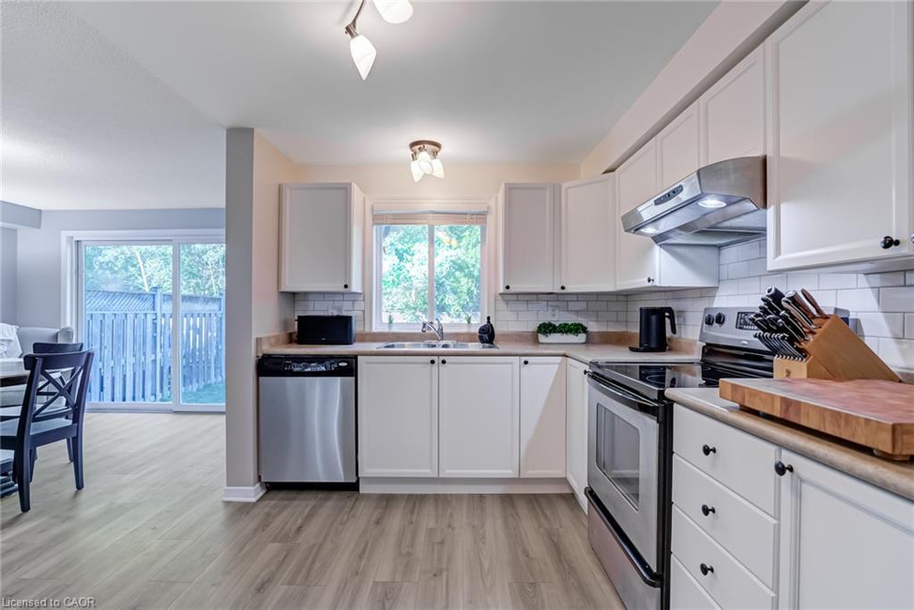 2071 Osbond Road, Innisfil, ON - Indoor Photo Showing Kitchen