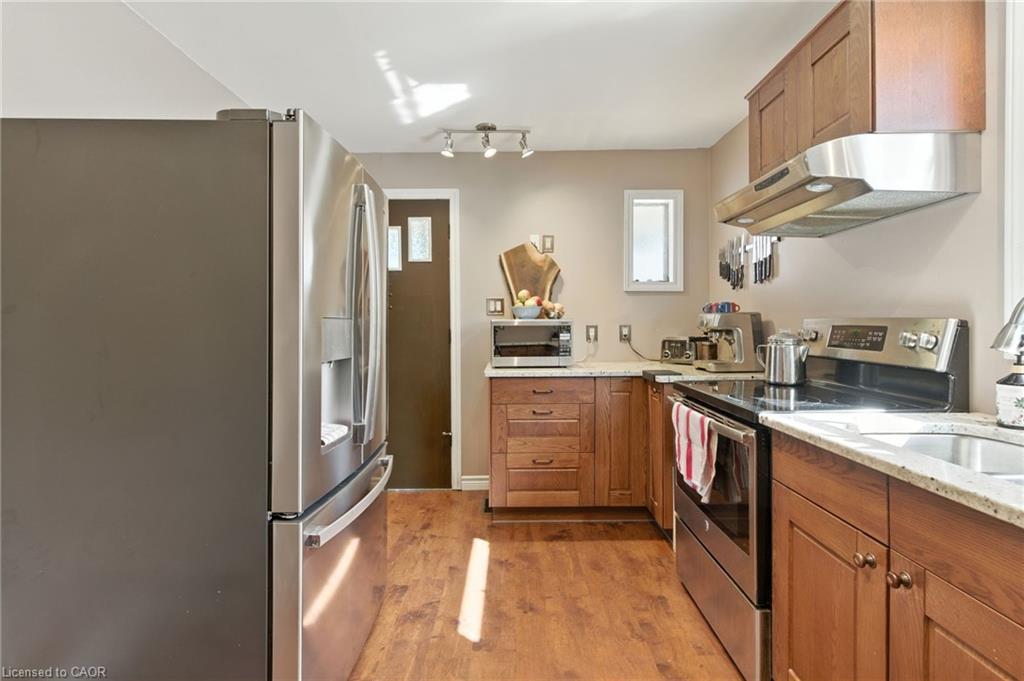 608 Fennell Avenue E, Hamilton, ON - Indoor Photo Showing Kitchen With Stainless Steel Kitchen