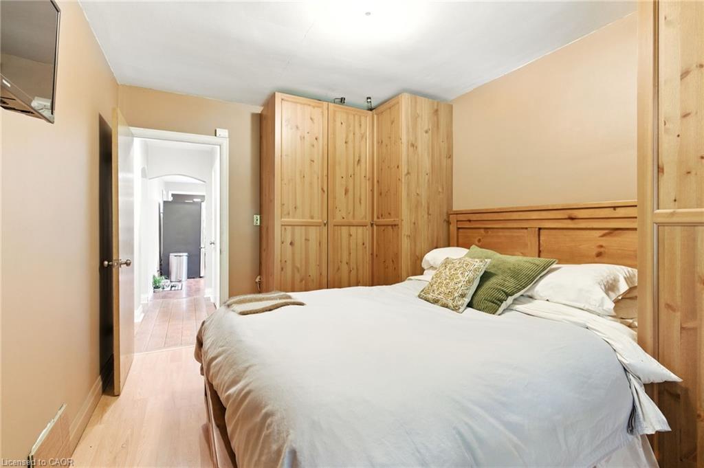 608 Fennell Avenue E, Hamilton, ON - Indoor Photo Showing Bedroom