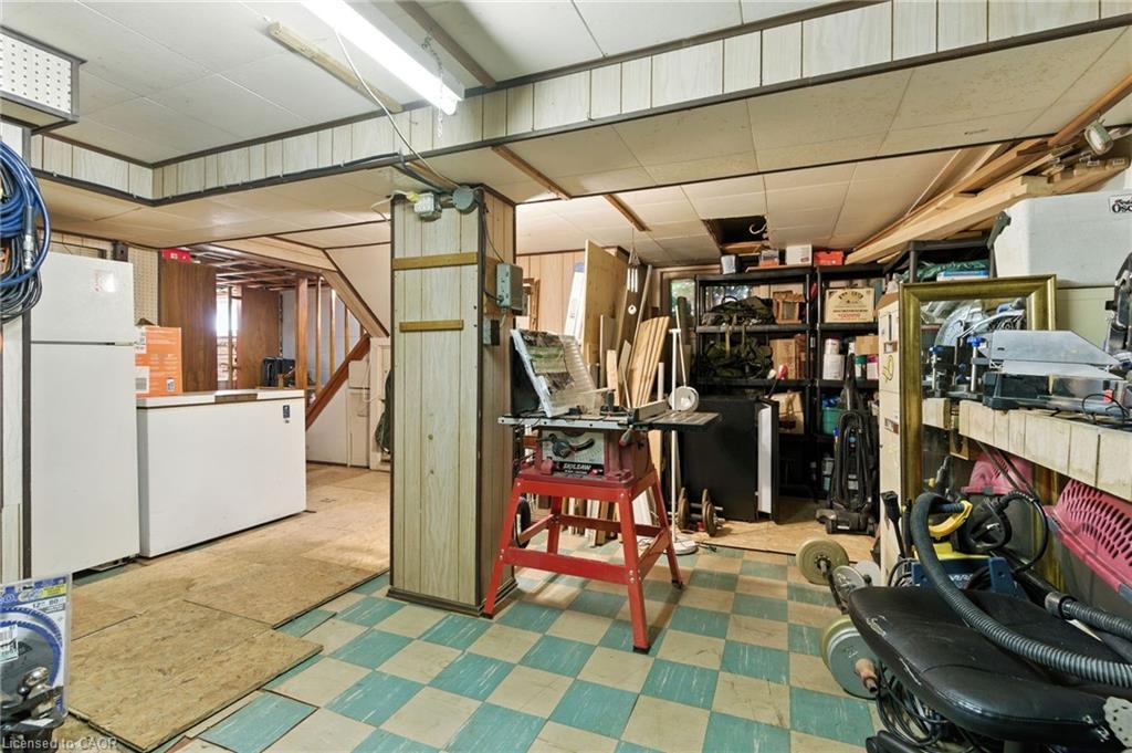 608 Fennell Avenue E, Hamilton, ON - Indoor