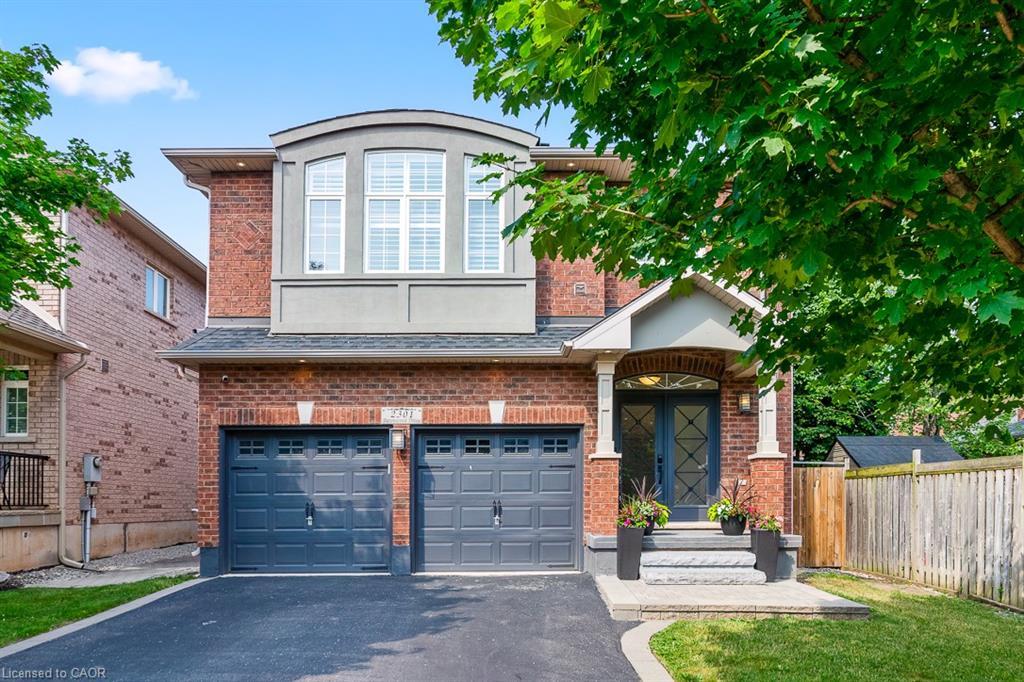 2301 Baronwood Drive, Oakville, ON - Outdoor