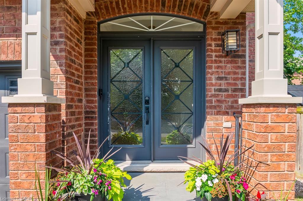 2301 Baronwood Drive, Oakville, ON - Outdoor