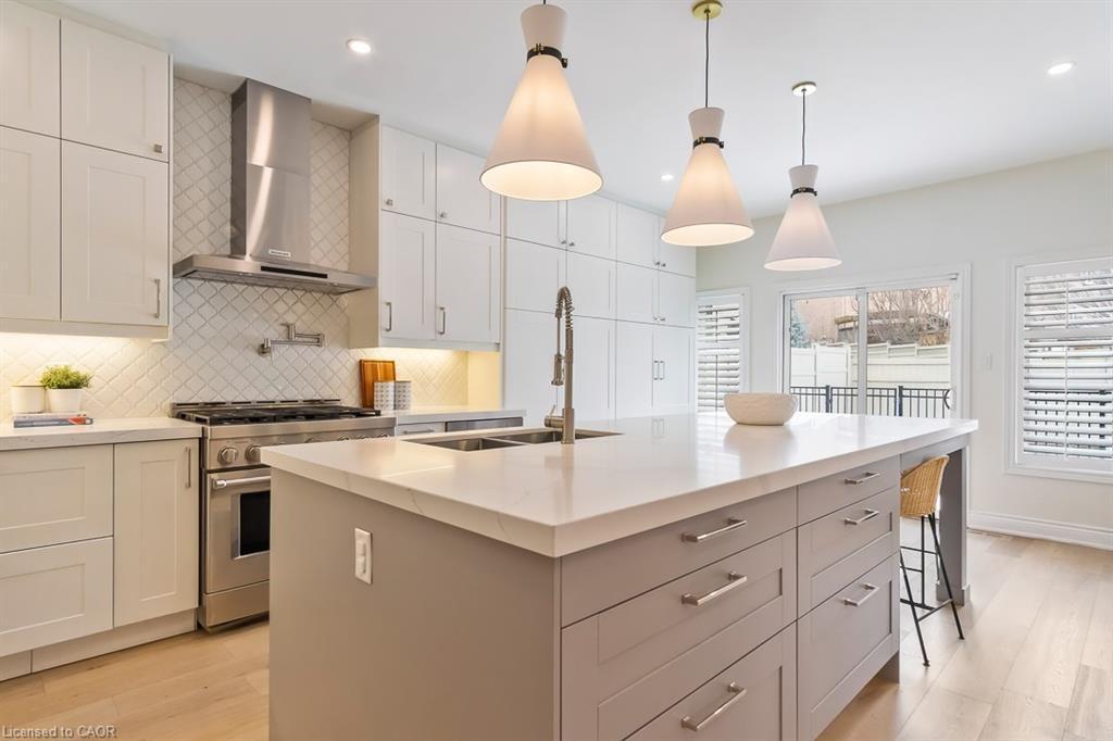 2301 Baronwood Drive, Oakville, ON - Indoor Photo Showing Kitchen With Double Sink With Upgraded Kitchen