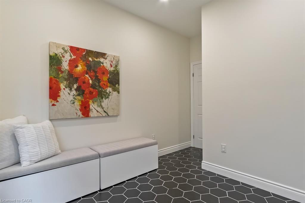 2301 Baronwood Drive, Oakville, ON - Indoor Photo Showing Other Room