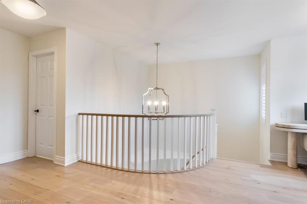 2301 Baronwood Drive, Oakville, ON - Indoor Photo Showing Other Room