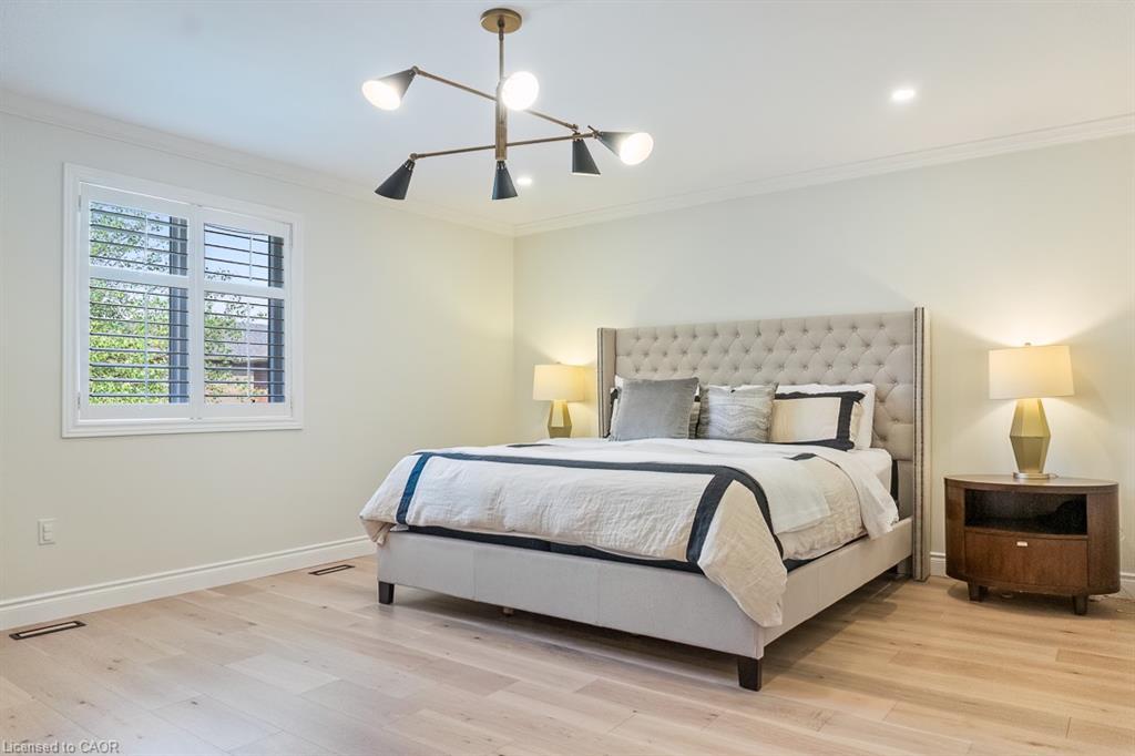 2301 Baronwood Drive, Oakville, ON - Indoor Photo Showing Bedroom