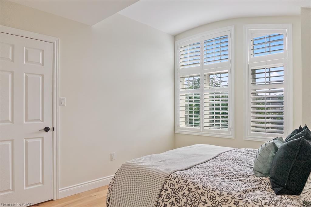 2301 Baronwood Drive, Oakville, ON - Indoor Photo Showing Bedroom