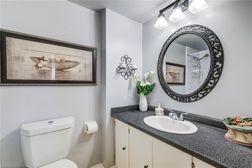 405-89 Westwood Road, Guelph, ON - Indoor Photo Showing Bathroom