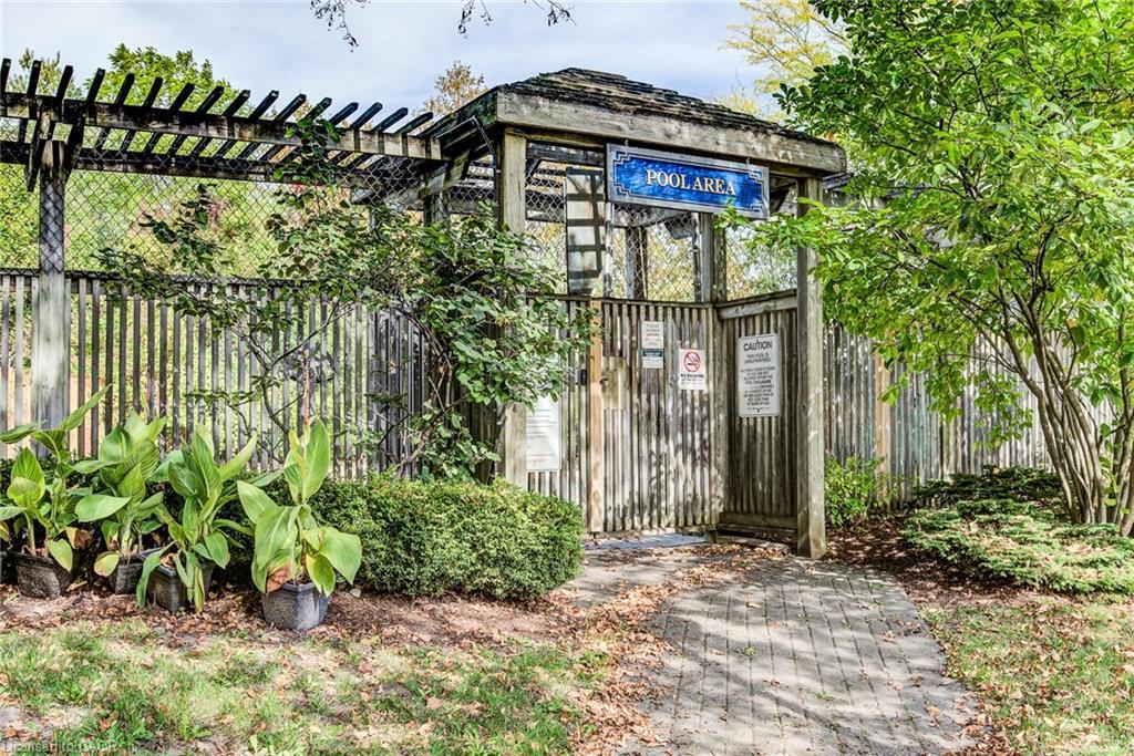 405-89 Westwood Road, Guelph, ON - Outdoor