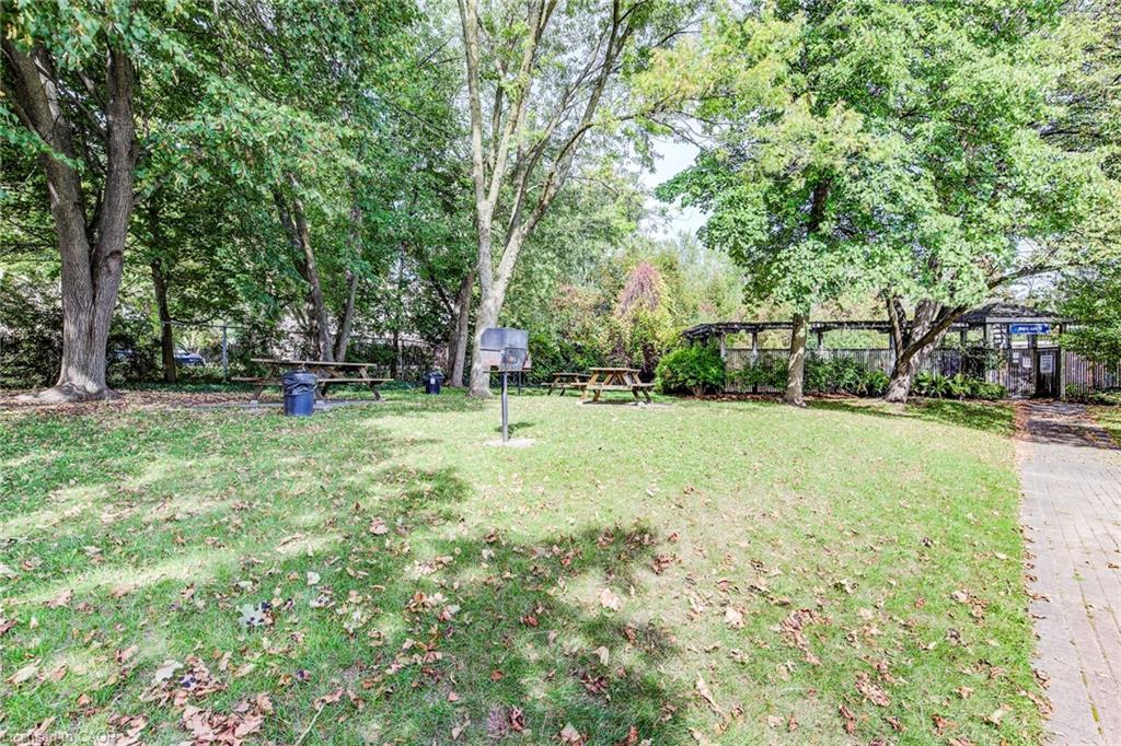 405-89 Westwood Road, Guelph, ON - Outdoor