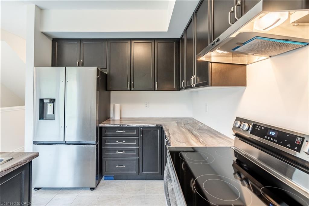 20-620 Colborne Street W, Brantford, ON - Indoor Photo Showing Kitchen