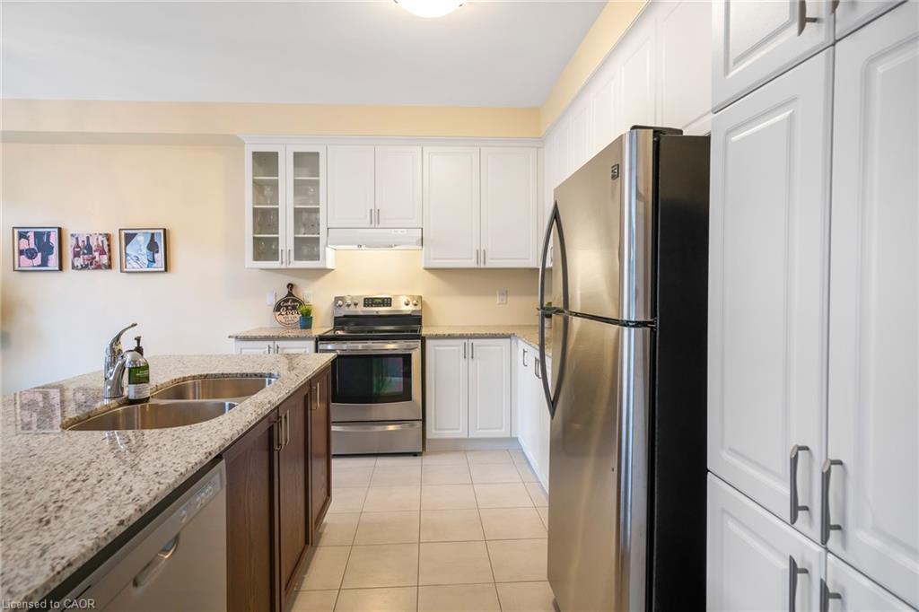 318 Concession 3 Road, Niagara-On-The-Lake, ON - Indoor Photo Showing Kitchen With Double Sink